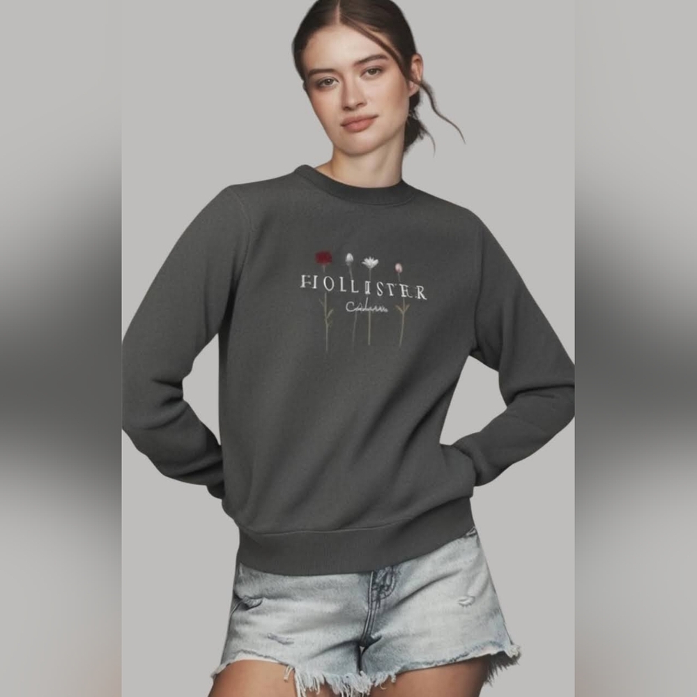 Hollister Dark Gray Embroidered Crewneck Sweatshirt